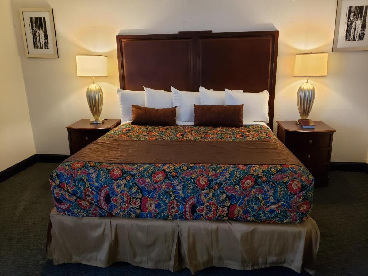 Travelodge By Wyndham Brooklyn Center Buitenkant foto