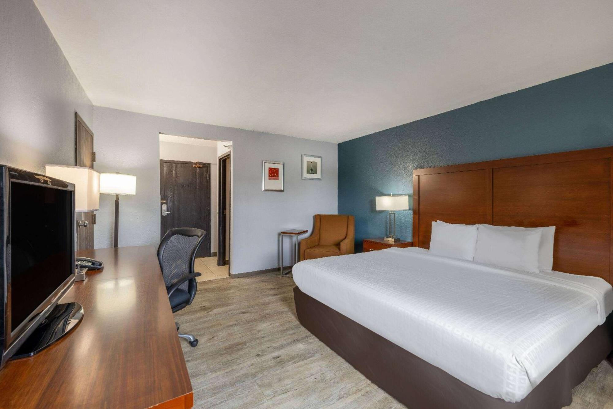 Travelodge By Wyndham Brooklyn Center Buitenkant foto