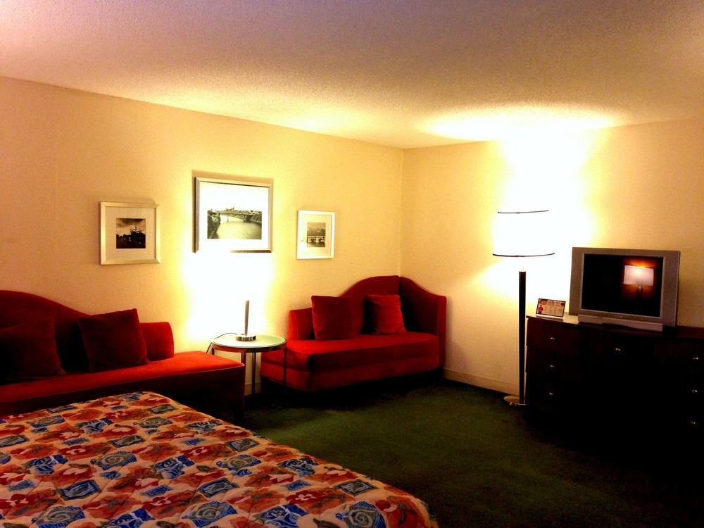 Travelodge By Wyndham Brooklyn Center Buitenkant foto