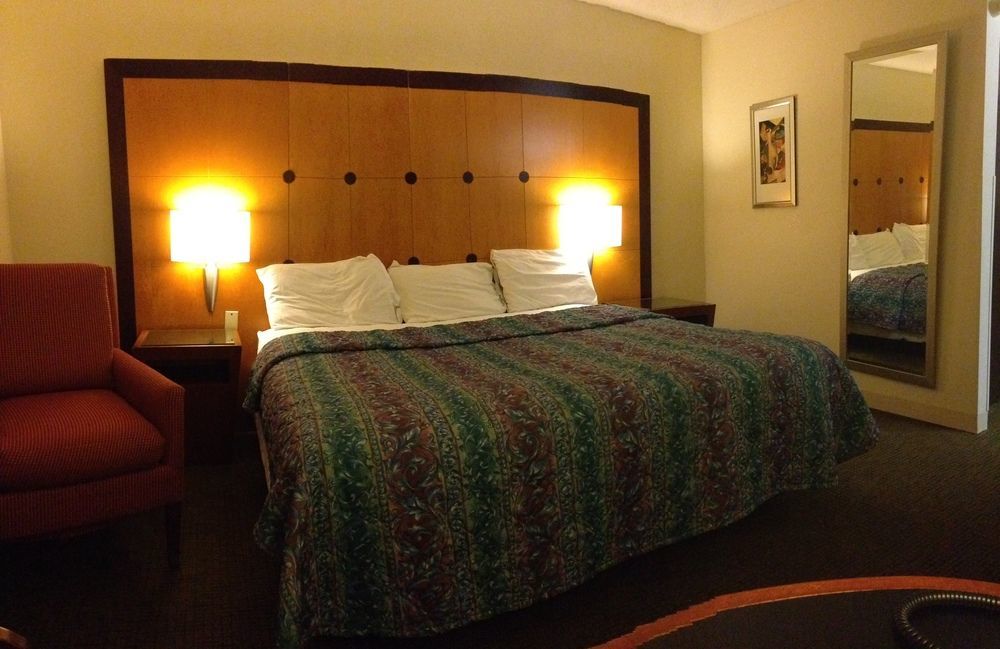Travelodge By Wyndham Brooklyn Center Buitenkant foto