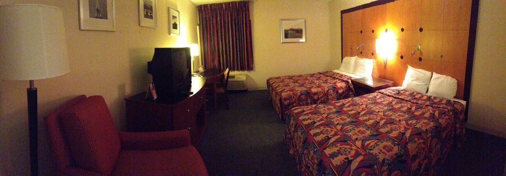 Travelodge By Wyndham Brooklyn Center Buitenkant foto