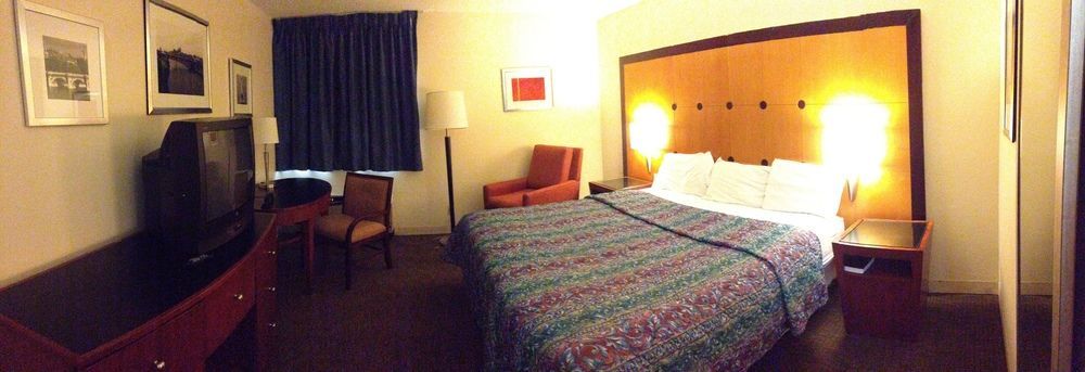 Travelodge By Wyndham Brooklyn Center Buitenkant foto