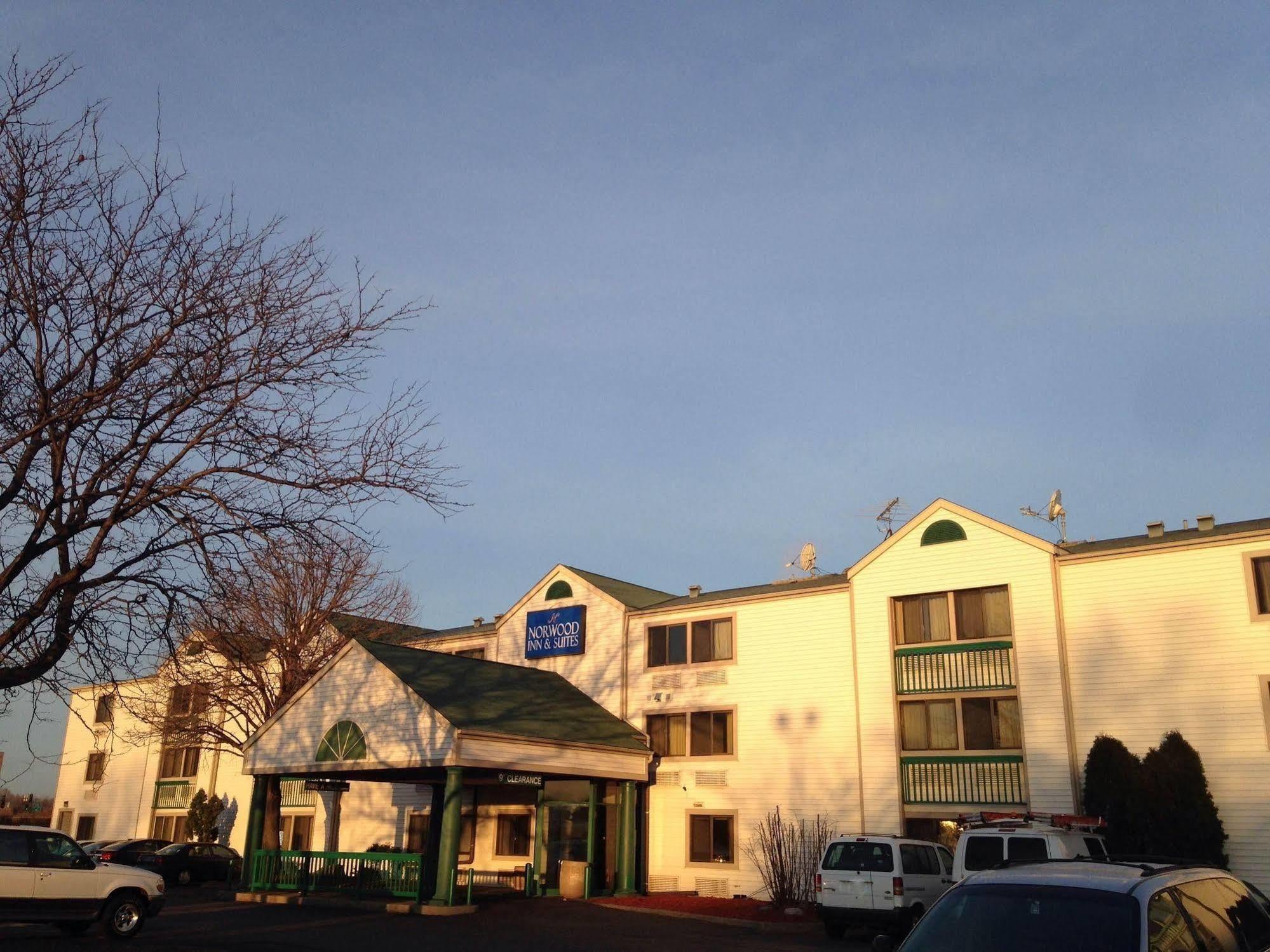 Travelodge By Wyndham Brooklyn Center Buitenkant foto