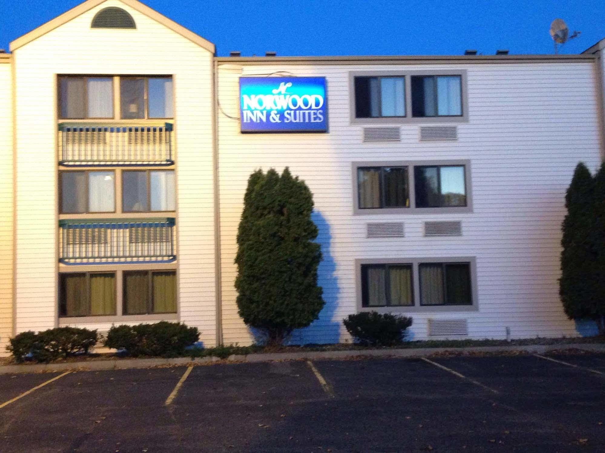 Travelodge By Wyndham Brooklyn Center Buitenkant foto