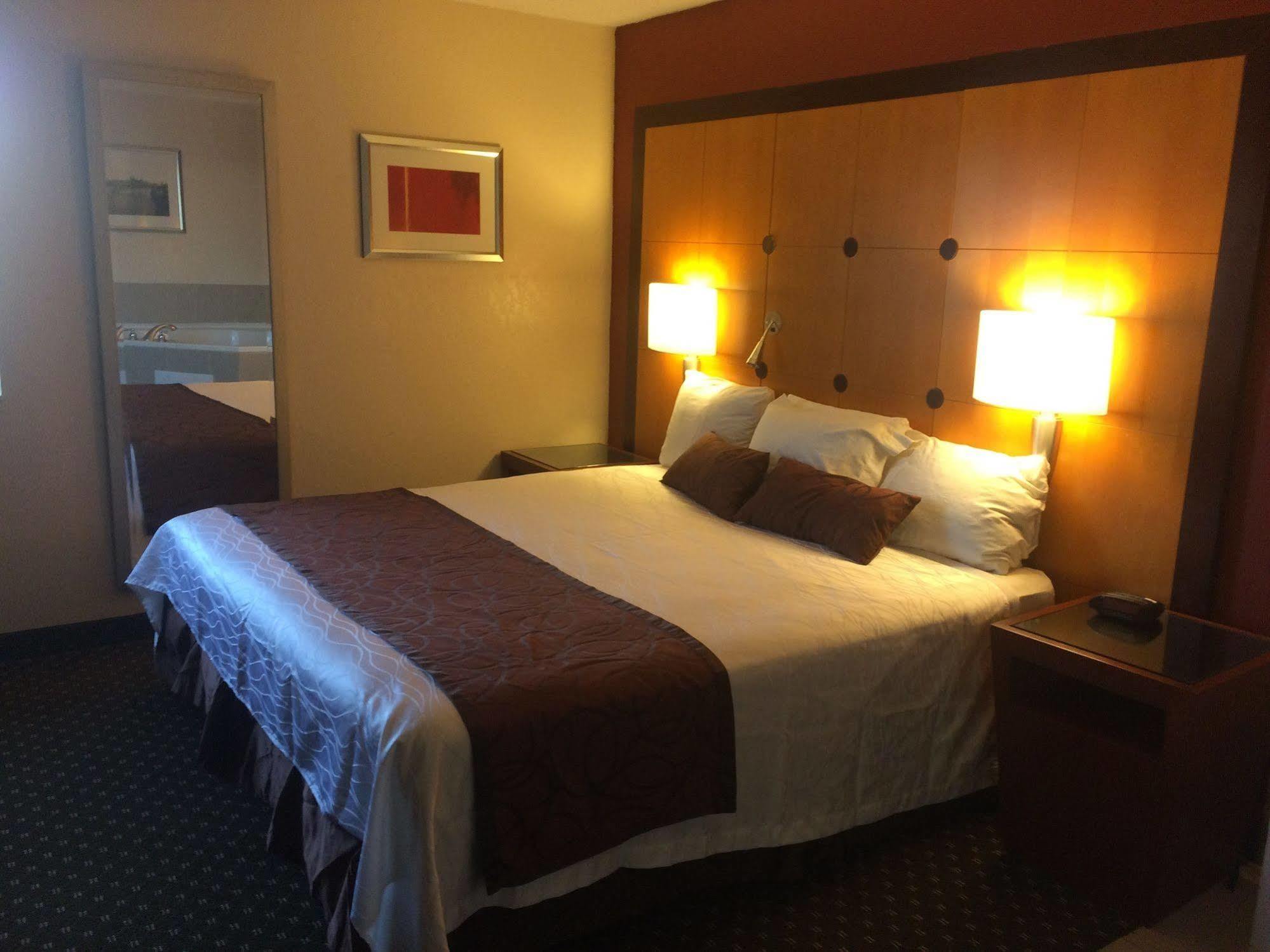 Travelodge By Wyndham Brooklyn Center Buitenkant foto